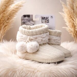 New muk luks fleece slippers size 11/12